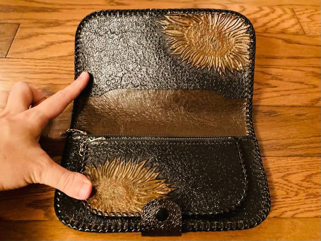 レザー 本革 カービング 財布 ウォレット 花 ひまわり? 向日葵? ビンテージ ラージサイズ レザークラフト < 男性ファッション  レザー 本革 カービング 財布 ウォレット 花 ひまわり? 向日葵? ビンテージ ラージサイズ レザークラフト < 男性ファッションの