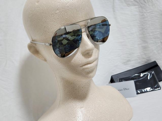 正規良 Dior CDロゴ ティアドロップ パイロット サングラス 青 メタルシルバー CDロゴ ミラーコンビ アイウェア 付属有 < ブランド  正規良 Dior CDロゴ ティアドロップ パイロット サングラス 青 メタルシルバー CDロゴ ミラーコンビ アイウェア 付属有 < ブランドの