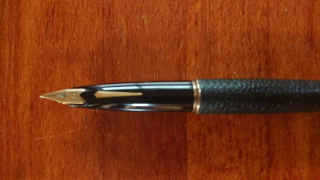 ★限定品パイロット製18K万年筆で黒の革巻きの超貴重品で送料込みです☆ < 男性ファッション  ★限定品パイロット製18K万年筆で黒の革巻きの超貴重品で送料込みです☆ < 男性ファッションの
