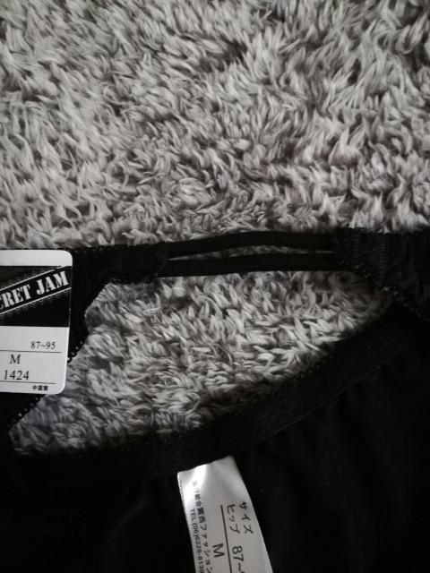 ショーツ  ★  ブラック < 女性ファッション  ショーツ  ★  ブラック < 女性ファッションの