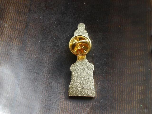新品 ダンディ・アワード トロフィー Dundie Award ピンブローチ  < 男性アクセサリー/時計  新品 ダンディ・アワード トロフィー Dundie Award ピンブローチ  < 男性アクセサリー/時計の