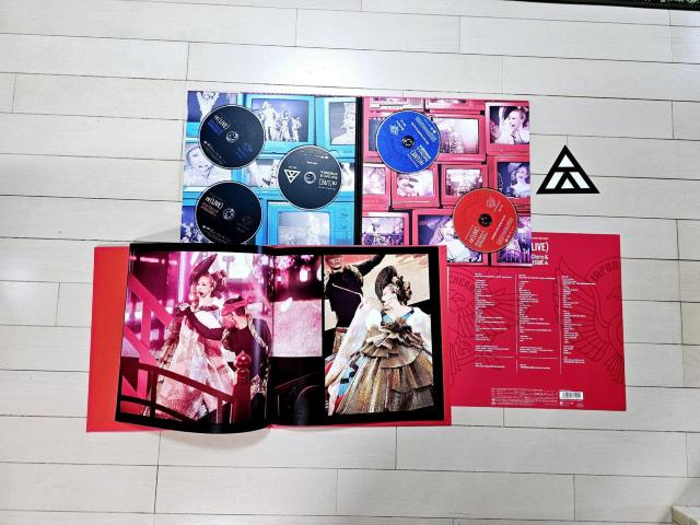 (138) 倖田來未 re(LIVE) ファンクラブ限定 DVD5枚+写真集 < タレントグッズ  (138) 倖田來未 re(LIVE) ファンクラブ限定 DVD5枚+写真集 < タレントグッズの
