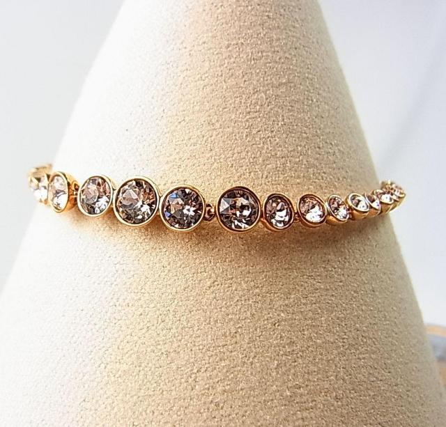 KSWAROVSKI@XtXL[@NX^uXbg