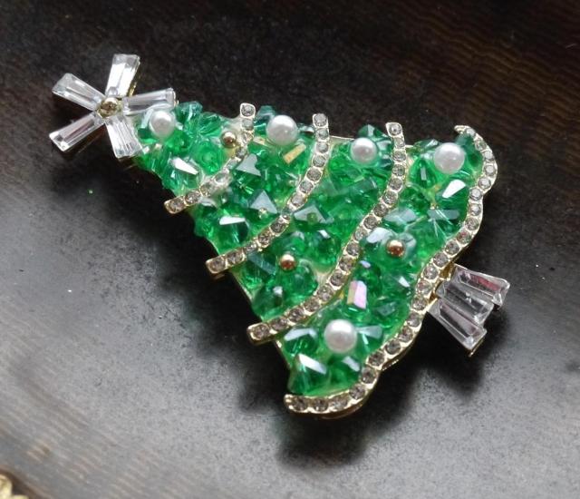 新品アンティーク調きらきらストーン クリスマスツリーブローチ クラシック ヴィンテージ ヴィクトリアン < 女性アクセサリー/時計 新品アンティーク調きらきらストーン クリスマスツリーブローチ クラシック ヴィンテージ ヴィクトリアン < 女性アクセサリー/時計の