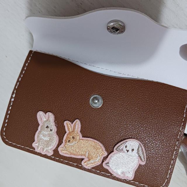 うさぎ 刺繍 カードケース パスケース ストラップ付き 定期入 レザー ブラウン < 女性ファッション うさぎ 刺繍 カードケース パスケース ストラップ付き 定期入 レザー ブラウン < 女性ファッションの