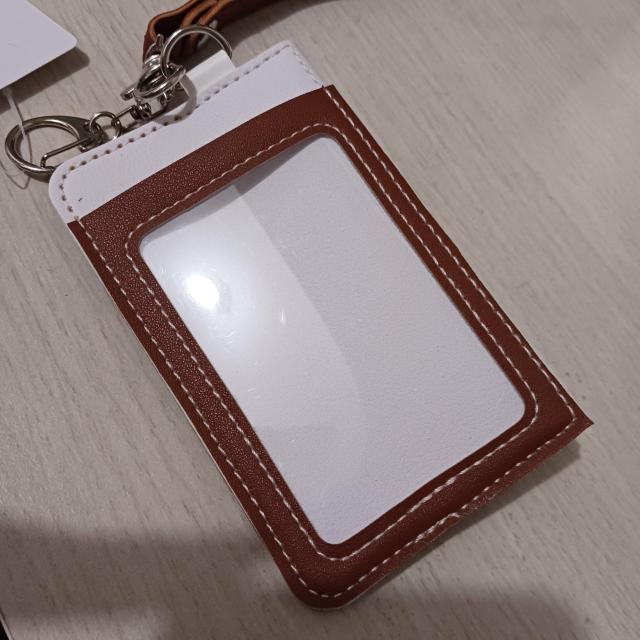 うさぎ 刺繍 カードケース パスケース ストラップ付き 定期入 レザー ブラウン < 女性ファッション うさぎ 刺繍 カードケース パスケース ストラップ付き 定期入 レザー ブラウン < 女性ファッションの