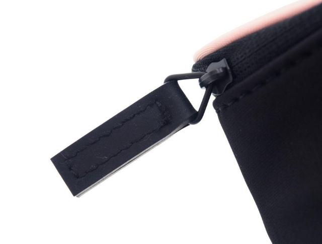 プラダ ノベルティ トライアングル ポーチ 三角形 バイカラー ピンク×ブラック PRADA BEAUTY【正規品】 < ブランド プラダ ノベルティ トライアングル ポーチ 三角形 バイカラー ピンク×ブラック PRADA BEAUTY【正規品】 < ブランドの