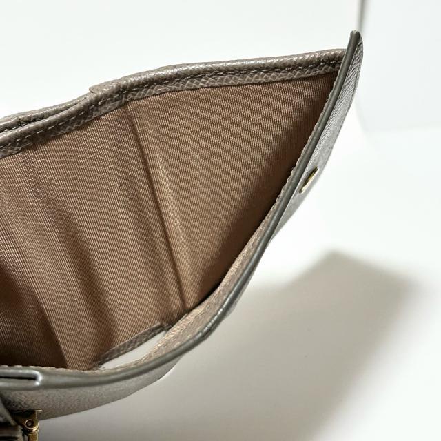 Salvatore Ferragamo フェラガモ ヴァラ リボン レザー 二つ折り 財布 グレージュ < ブランド  Salvatore Ferragamo フェラガモ ヴァラ リボン レザー 二つ折り 財布 グレージュ < ブランドの