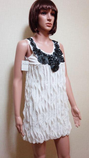 新品タグ付☆胸元きらAデコルテ×黒ビジュ綺麗な純白ミニドレス☆D164☆3点で即落 < 女性ファッション  新品タグ付☆胸元きらAデコルテ×黒ビジュ綺麗な純白ミニドレス☆D164☆3点で即落 < 女性ファッションの