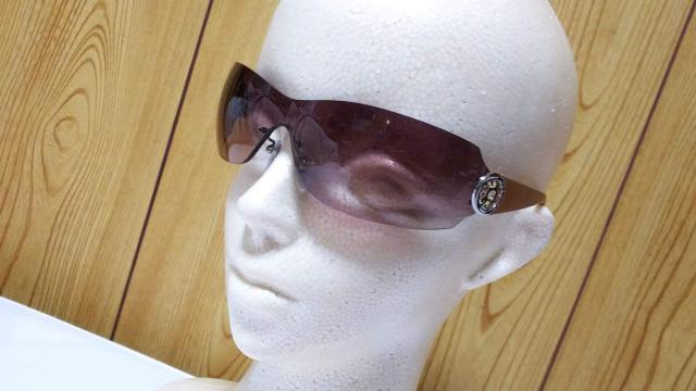 正規美 レア ブルガリ B-zeroロゴ×トンドサン スポーティーサングラス 茶 シルバー×ゴールド太陽アイコン 軽量フレームレス < ブランド  正規美 レア ブルガリ B-zeroロゴ×トンドサン スポーティーサングラス 茶 シルバー×ゴールド太陽アイコン 軽量フレームレス < ブランドの