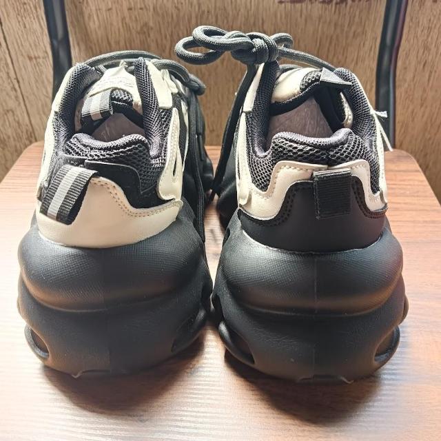 新品 23cm レディース スニーカー ブラック シューズ 靴 身長アップ < 女性ファッション  新品 23cm レディース スニーカー ブラック シューズ 靴 身長アップ < 女性ファッションの