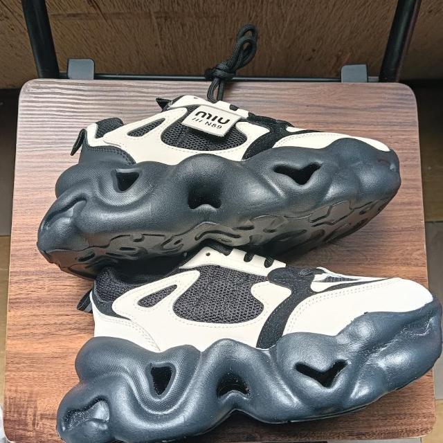 新品 23cm レディース スニーカー ブラック シューズ 靴 身長アップ < 女性ファッション  新品 23cm レディース スニーカー ブラック シューズ 靴 身長アップ < 女性ファッションの