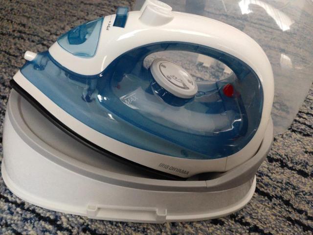 *限定入荷★ コードレス ハンディアイロン 軽量 時短 ケース付 ブルー < 家電/AV  *限定入荷★ コードレス ハンディアイロン 軽量 時短 ケース付 ブルー < 家電/AVの