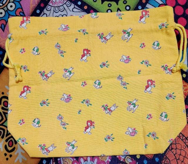 黄色生地に可愛い小さなお花と動物柄マチ付き巾着です。 < ペット/手芸/園芸 黄色生地に可愛い小さなお花と動物柄マチ付き巾着です。 < ペット/手芸/園芸の