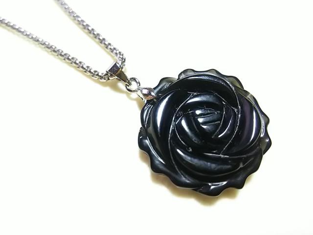 天然石★オニキス 薔薇彫り ペンダント < 女性アクセサリー/時計 天然石★オニキス 薔薇彫り ペンダント < 女性アクセサリー/時計の