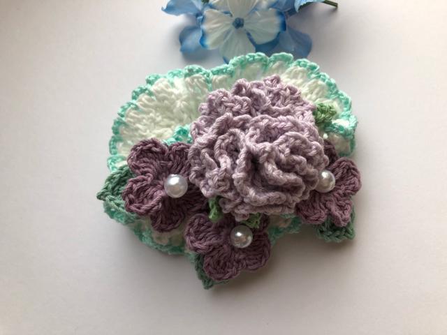 ハンドメイド  ボリューム シュシュ 紫のカーネーションとお花 < 女性ファッション  ハンドメイド  ボリューム シュシュ 紫のカーネーションとお花  < 女性ファッションの