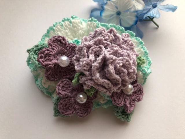 ハンドメイド  ボリューム シュシュ 紫のカーネーションとお花 < 女性ファッション  ハンドメイド  ボリューム シュシュ 紫のカーネーションとお花 < 女性ファッションの