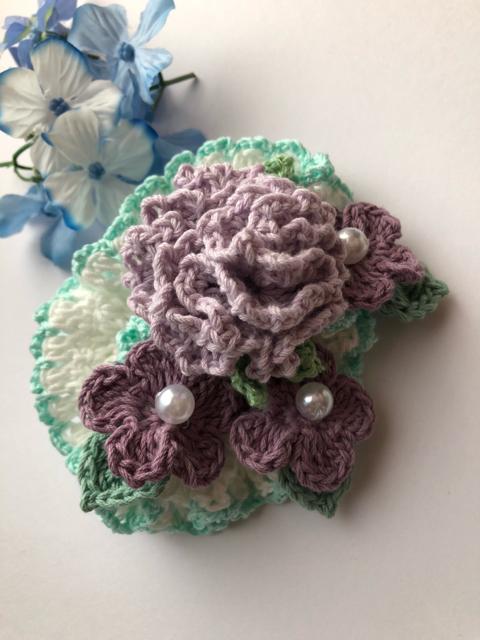 ハンドメイド  ボリューム シュシュ 紫のカーネーションとお花 < 女性ファッション  ハンドメイド  ボリューム シュシュ 紫のカーネーションとお花 < 女性ファッションの