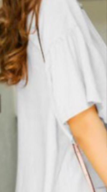 新品薄手フレア袖ポケット付き袖切りっぱなし風チュニック < 女性ファッション  新品薄手フレア袖ポケット付き袖切りっぱなし風チュニック < 女性ファッションの