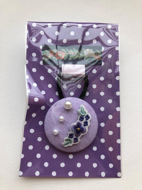 ハンドメイド ヘアゴム 特大 くるみボタン かわいいお花♪ パープル < 女性ファッション  ハンドメイド ヘアゴム 特大 くるみボタン かわいいお花♪ パープル  < 女性ファッションの