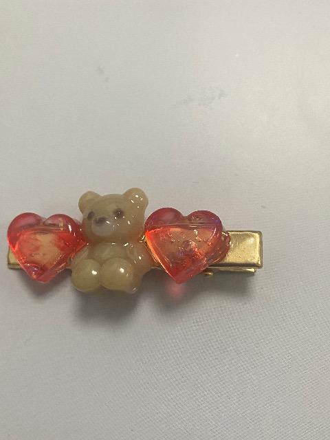 ハンドメイド レジンで作ったクマとハートのヘアクリップ < 女性ファッション  ハンドメイド レジンで作ったクマとハートのヘアクリップ < 女性ファッションの