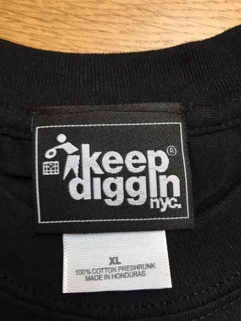LA直輸入 黒デザインプリント TシャツサイズXL KEEPDIGGIN < 男性ファッション  LA直輸入 黒デザインプリント TシャツサイズXL KEEPDIGGIN < 男性ファッションの