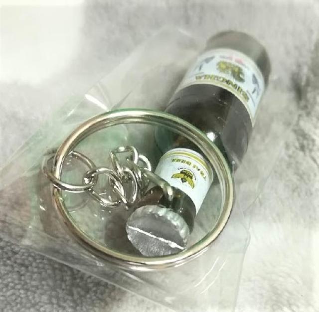 ミニチュア★シンハビール★1本★瓶タイプ★キーホルダー★ < 男性ファッション  ミニチュア★シンハビール★1本★瓶タイプ★キーホルダー★ < 男性ファッションの
