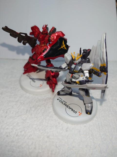 ガンダムミニフィギュアセレクション νガンダム&サザビー (ミニフィギュアセレクションプラス?) < アニメ/コミック/キャラクター  ガンダムミニフィギュアセレクション νガンダム&サザビー (ミニフィギュアセレクションプラス?)  < アニメ/コミック/キャラクターの