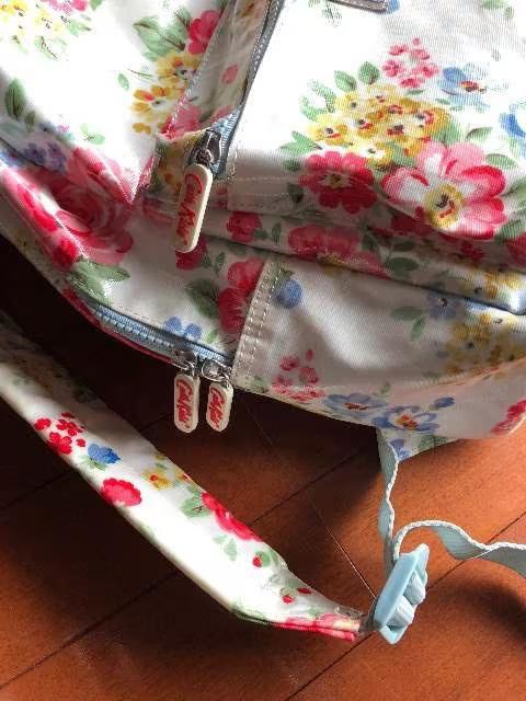 CathKidstonキャス・キッドソンのキッズ用花柄リュック大 < ブランド  CathKidstonキャス・キッドソンのキッズ用花柄リュック大 < ブランドの