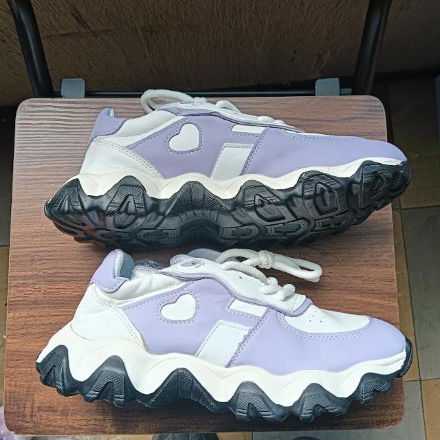 新品 25cm レディース スニーカー ホワイト 厚底 シューズ 靴 身長アップ < 女性ファッション  新品 25cm レディース スニーカー ホワイト 厚底 シューズ 靴 身長アップ < 女性ファッションの