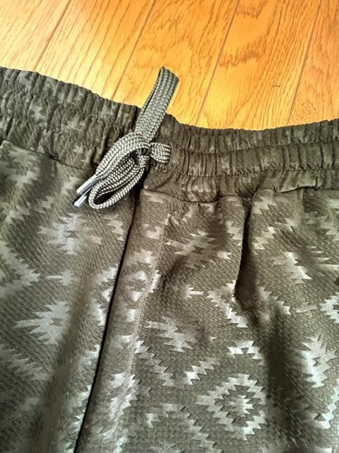 5Lサイズ!高貴紳士的!ブランドLOGOS DAYS!サラッとメッシュ素材凹凸オルテ柄!濃カーキ色合い!ポケットあり!ハーフパンツ < 男性ファッション  5Lサイズ!高貴紳士的!ブランドLOGOS DAYS!サラッとメッシュ素材凹凸オルテ柄!濃カーキ色合い!ポケットあり!ハーフパンツ < 男性ファッションの