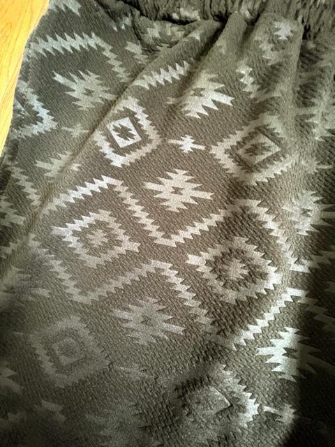 5Lサイズ!高貴紳士的!ブランドLOGOS DAYS!サラッとメッシュ素材凹凸オルテ柄!濃カーキ色合い!ポケットあり!ハーフパンツ < 男性ファッション  5Lサイズ!高貴紳士的!ブランドLOGOS DAYS!サラッとメッシュ素材凹凸オルテ柄!濃カーキ色合い!ポケットあり!ハーフパンツ < 男性ファッションの