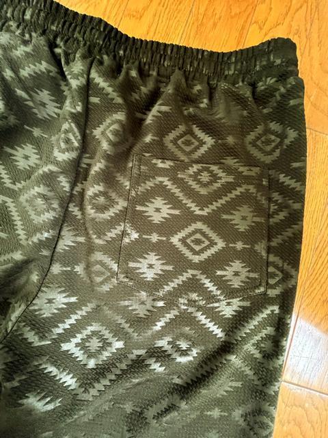 5Lサイズ!高貴紳士的!ブランドLOGOS DAYS!サラッとメッシュ素材凹凸オルテ柄!濃カーキ色合い!ポケットあり!ハーフパンツ < 男性ファッション  5Lサイズ!高貴紳士的!ブランドLOGOS DAYS!サラッとメッシュ素材凹凸オルテ柄!濃カーキ色合い!ポケットあり!ハーフパンツ < 男性ファッションの