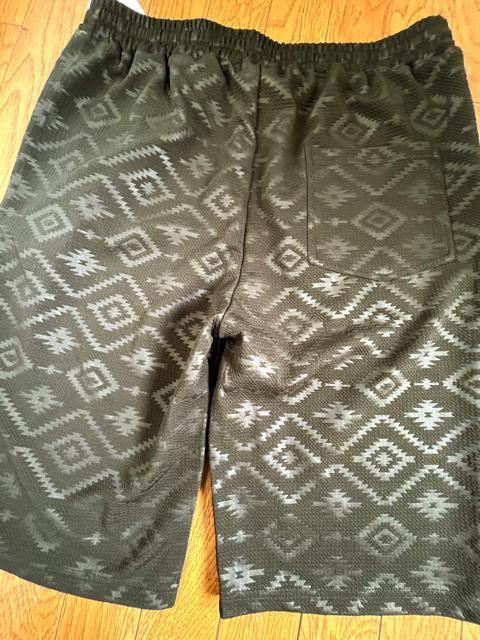 5Lサイズ!高貴紳士的!ブランドLOGOS DAYS!サラッとメッシュ素材凹凸オルテ柄!濃カーキ色合い!ポケットあり!ハーフパンツ < 男性ファッション  5Lサイズ!高貴紳士的!ブランドLOGOS DAYS!サラッとメッシュ素材凹凸オルテ柄!濃カーキ色合い!ポケットあり!ハーフパンツ < 男性ファッションの