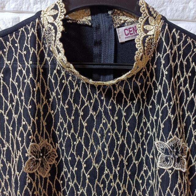 CENTURY★USED美品★ゴールドレース装飾の長袖トップス < 女性ファッション  CENTURY★USED美品★ゴールドレース装飾の長袖トップス < 女性ファッションの
