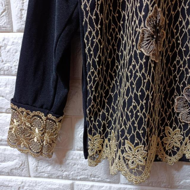 CENTURY★USED美品★ゴールドレース装飾の長袖トップス < 女性ファッション  CENTURY★USED美品★ゴールドレース装飾の長袖トップス < 女性ファッションの