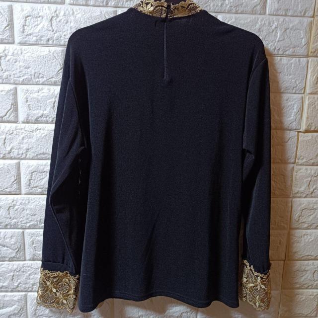 CENTURY★USED美品★ゴールドレース装飾の長袖トップス < 女性ファッション  CENTURY★USED美品★ゴールドレース装飾の長袖トップス < 女性ファッションの