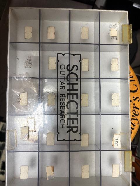 使用済みシェクターブランド名入ピックケース20枡 < ホビー  使用済みシェクターブランド名入ピックケース20枡  < ホビーの