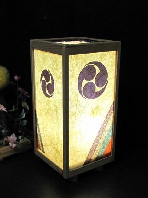 粗目和紙の温もりを/家紋の止まり木=「左三つ巴」/至福の灯火/LED・檜枠造・フイルム加工・軽量/ < 家電/AV  粗目和紙の温もりを/家紋の止まり木=「左三つ巴」/至福の灯火/LED・檜枠造・フイルム加工・軽量/ < 家電/AVの