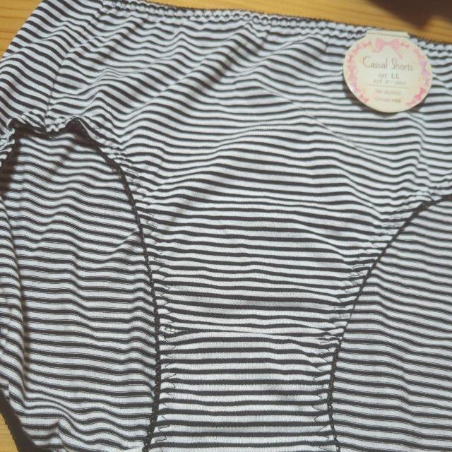 新品衣類 白黒ボーダー柄 LL < 女性ファッション 新品衣類 白黒ボーダー柄 LL < 女性ファッションの