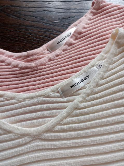MOUSSY★Vネックトップス白★試着のみ★柔らか伸び伸び着心地触り心地抜群★気持ちいい★素敵綺麗★送料無料★ < 女性ファッション MOUSSY★Vネックトップス白★試着のみ★柔らか伸び伸び着心地触り心地抜群★気持ちいい★素敵綺麗★送料無料★ < 女性ファッションの