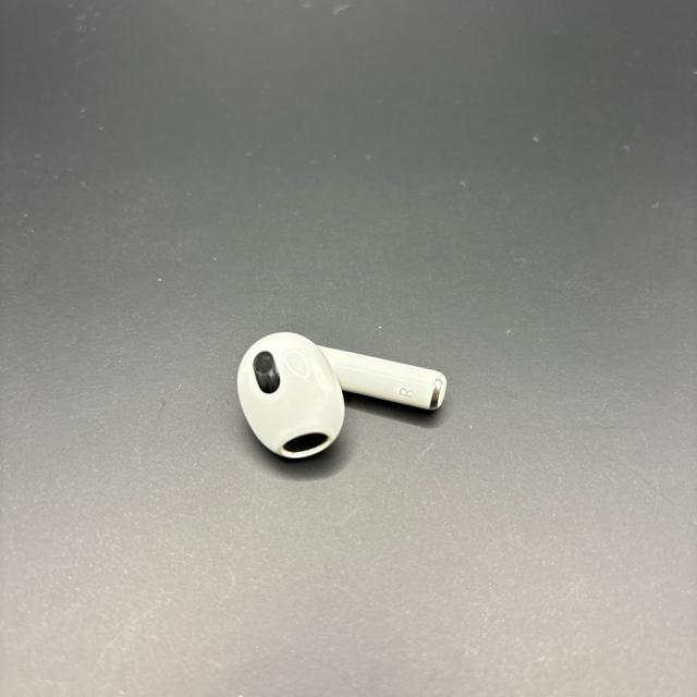 即決 純正 Apple アップル AirPods 第三世代 右耳のみ A2565 < 家電/AV  即決 純正 Apple アップル AirPods 第三世代 右耳のみ A2565 < 家電/AVの
