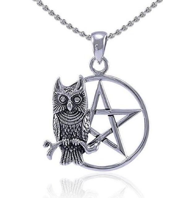 PS: Sitting Owl with Pentacle Pendant   ANZT[/v 