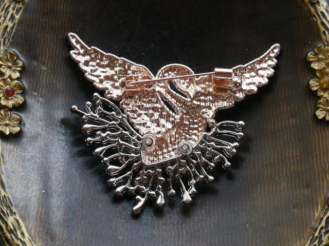 新品アンティーク調きらきらストーン白鳥ブローチ < 女性アクセサリー/時計 新品アンティーク調きらきらストーン白鳥ブローチ < 女性アクセサリー/時計の