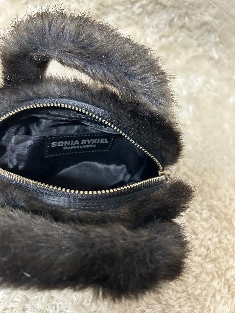 新品タグ付きGIVENCHYタオルハンカチ& SONIA RYKIELバック風フェイクファーポーチ < ブランド 新品タグ付きGIVENCHYタオルハンカチ& SONIA RYKIELバック風フェイクファーポーチ < ブランドの