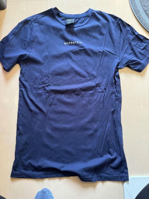 MYPROTEIN T�V���c �g���[�j���O�E�F�A �l�C�r�[  �� �{/�G���� 