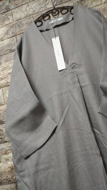 *Crea delice*Vネック タック リネンワンピース 新品 グレージュ < 女性ファッション  *Crea delice*Vネック タック リネンワンピース 新品 グレージュ < 女性ファッションの