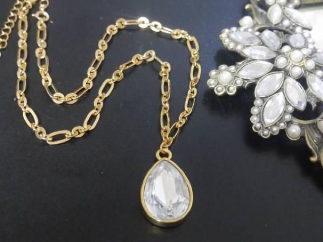 新品ゴスロリ姫系アンティーク調クリアストーンネックレス < 女性アクセサリー/時計  新品ゴスロリ姫系アンティーク調クリアストーンネックレス  < 女性アクセサリー/時計の