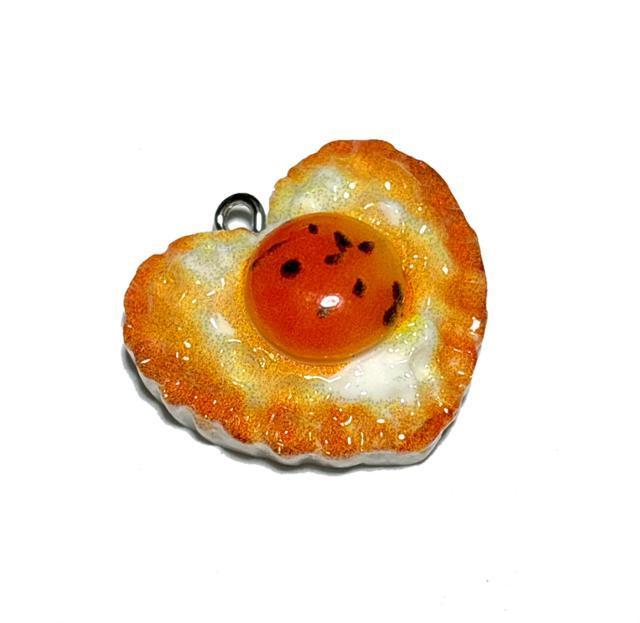 349 ハート型の目玉焼き 1個 リアルな卵焼き 樹脂チャーム ミニチュアパーツ < ペット/手芸/園芸 349 ハート型の目玉焼き 1個 リアルな卵焼き 樹脂チャーム ミニチュアパーツ < ペット/手芸/園芸の
