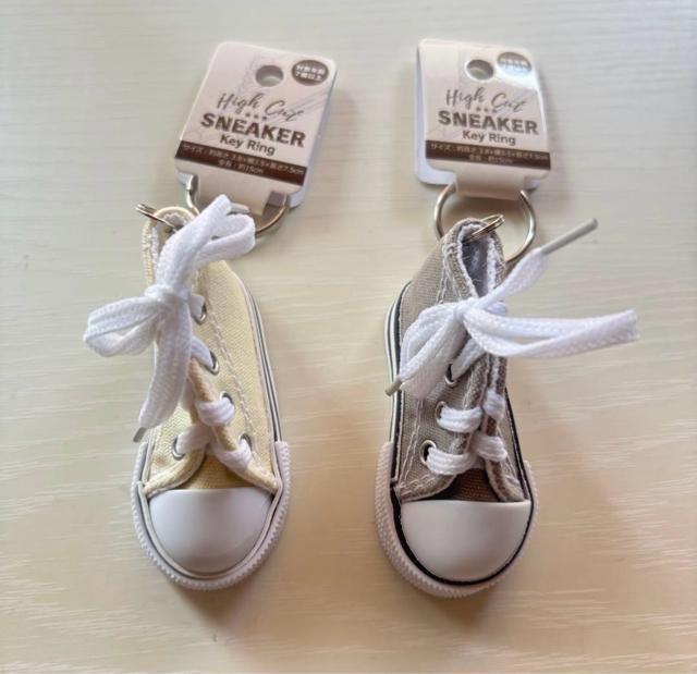 コンバース風スニーカーキーホルダー 2個セット < 女性ファッション コンバース風スニーカーキーホルダー 2個セット < 女性ファッションの